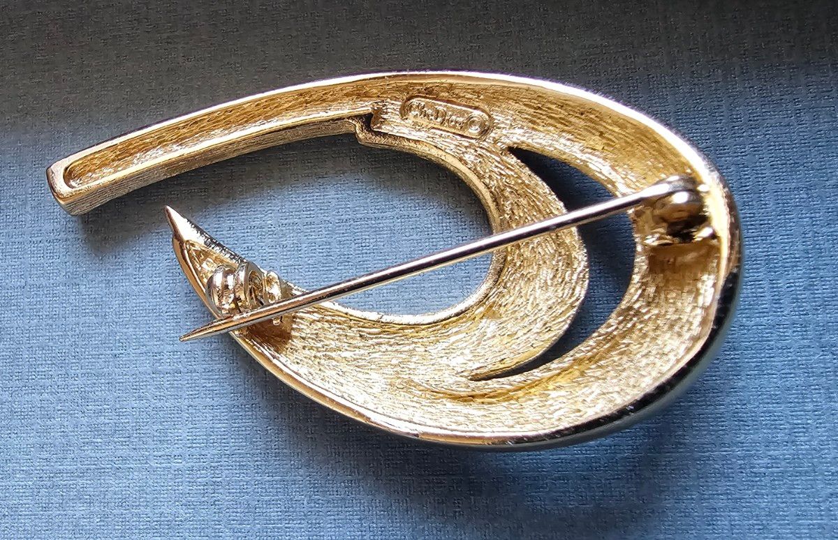 超希少】Dior（ディオール）「クラシック クレセントムーン ブローチ