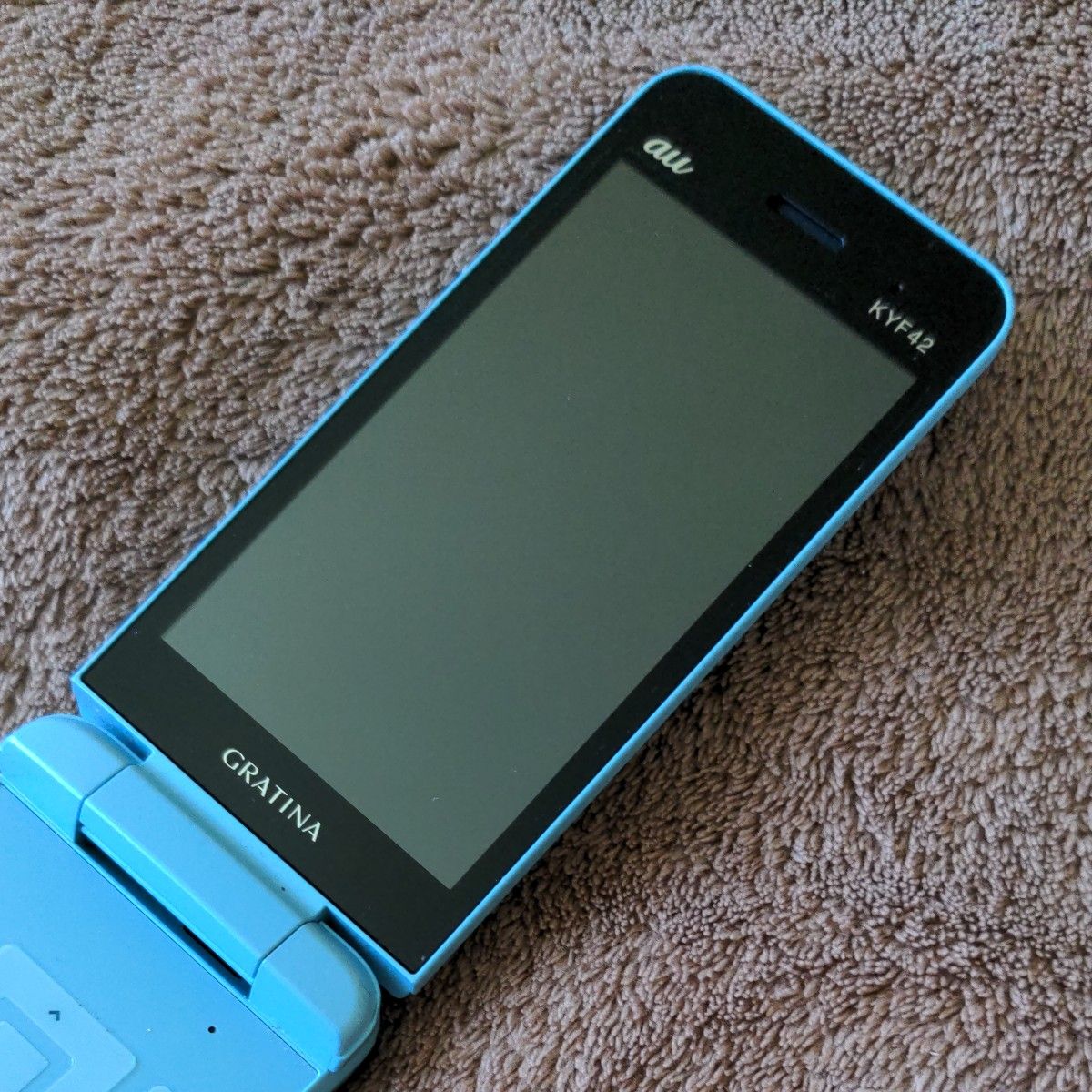 au GRATINA KYF42 ライトブルー｜Yahoo!フリマ（旧PayPayフリマ）