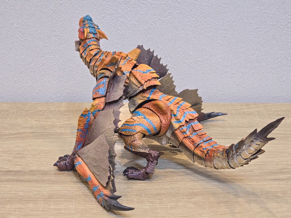 S H Monsterarts リオレウス ジンオウガ ティガレックス モンスター