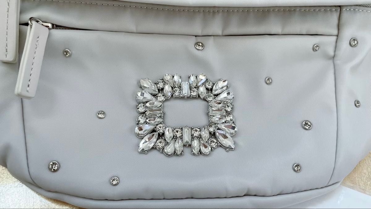 DIANA ダイアナ ビジューがキラリ 華やかボディバッグ｜Yahoo!フリマ