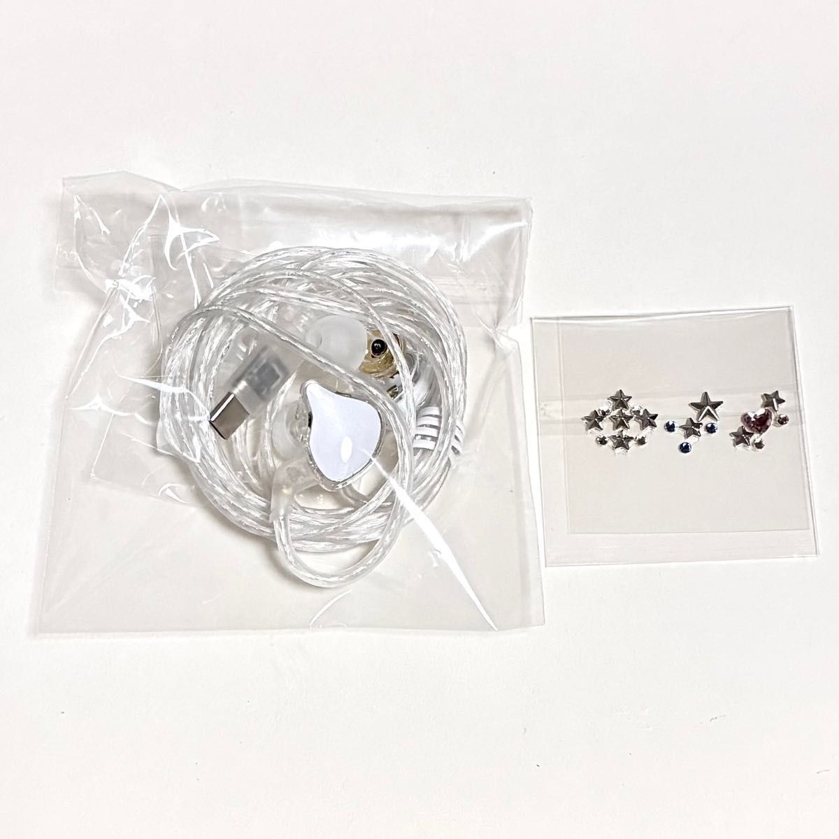 ILLIT アイリット イヤモニ風 イヤホン イヤフォン｜Yahoo!フリマ（旧