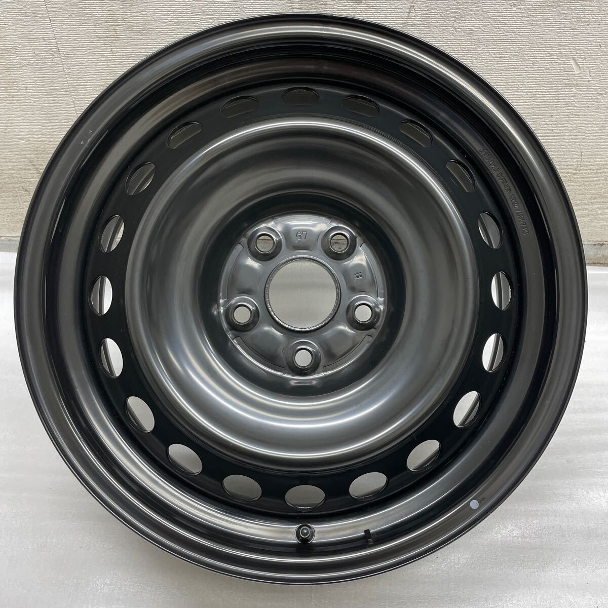 新車外し 超美品 トヨタ純正 10系 カローラクロス 純正17インチ