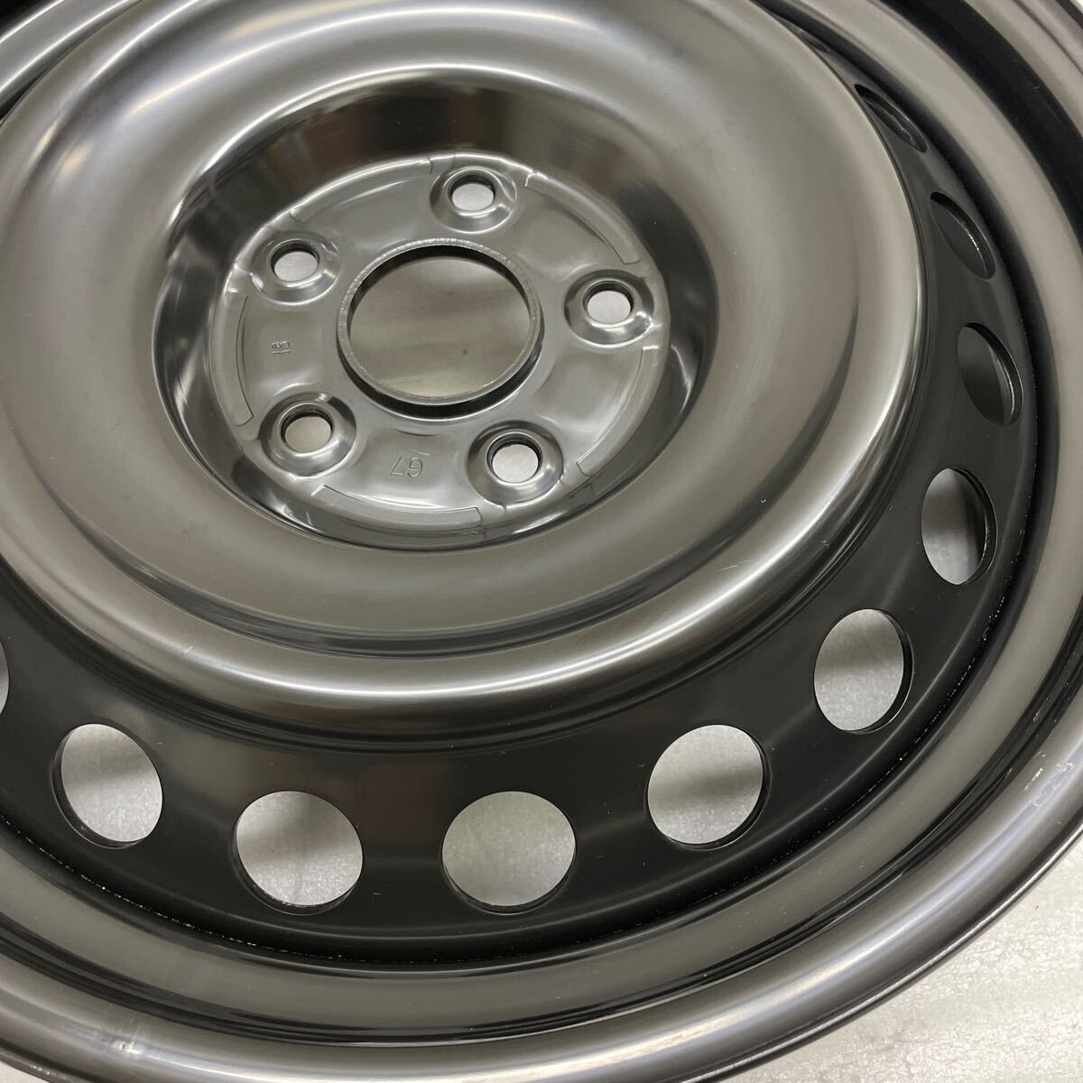 新車外し 超美品 トヨタ純正 10系 カローラクロス 純正17インチ