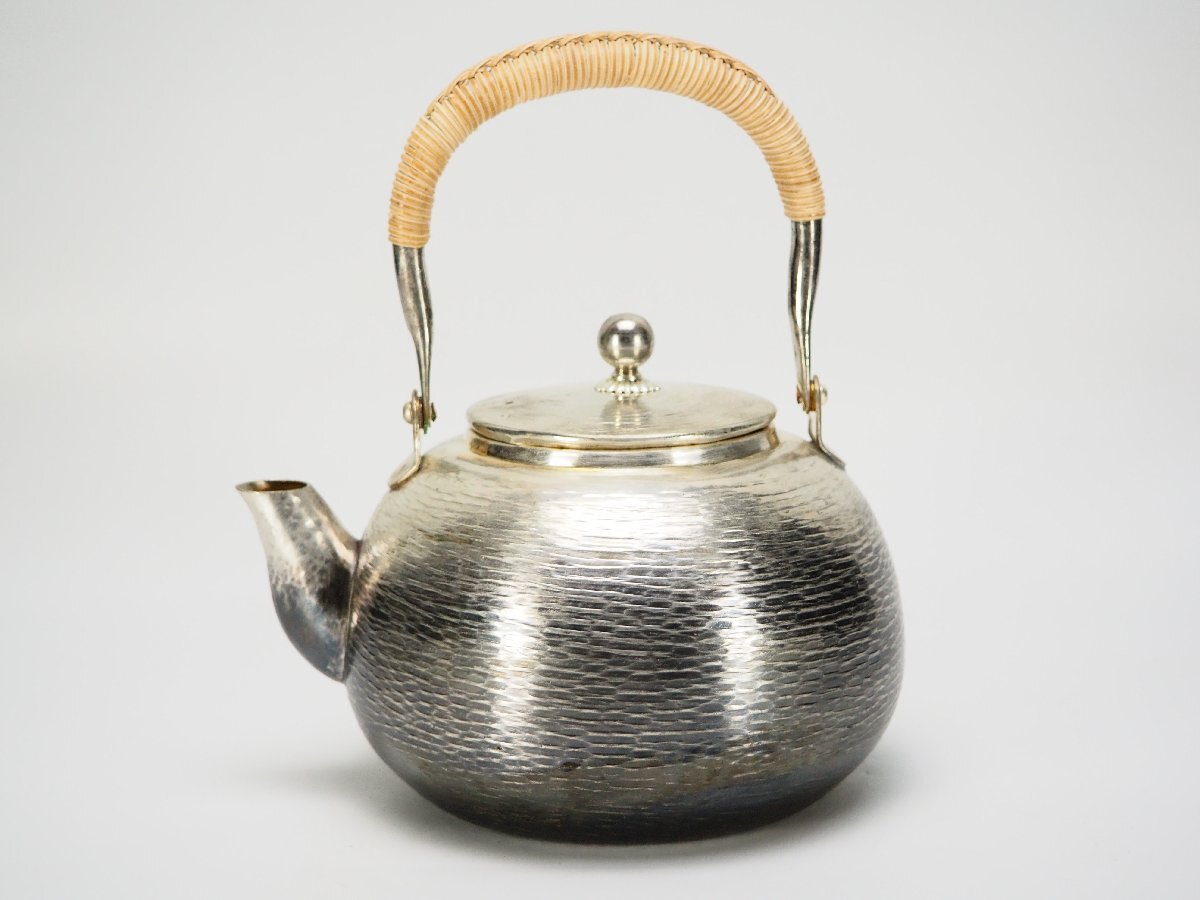 いぶし銀 鎚目 銀瓶 燻し銀瓶 煎茶道具 銀瓶 いぶし銀 槌目 燻し銀瓶 峰斎