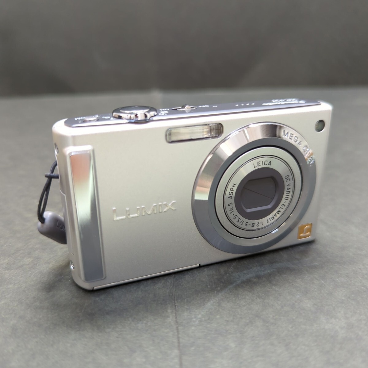 Panasonic Lumix F53 デジタルカメラ シルバー 概要 デジタルカメラ