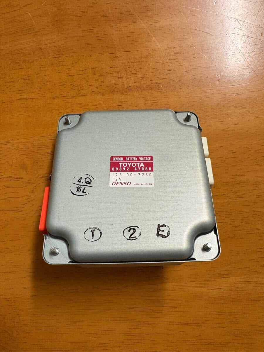 プリウス ZVW30 バッテリボルテージセンサー 89892-47020 105 89892