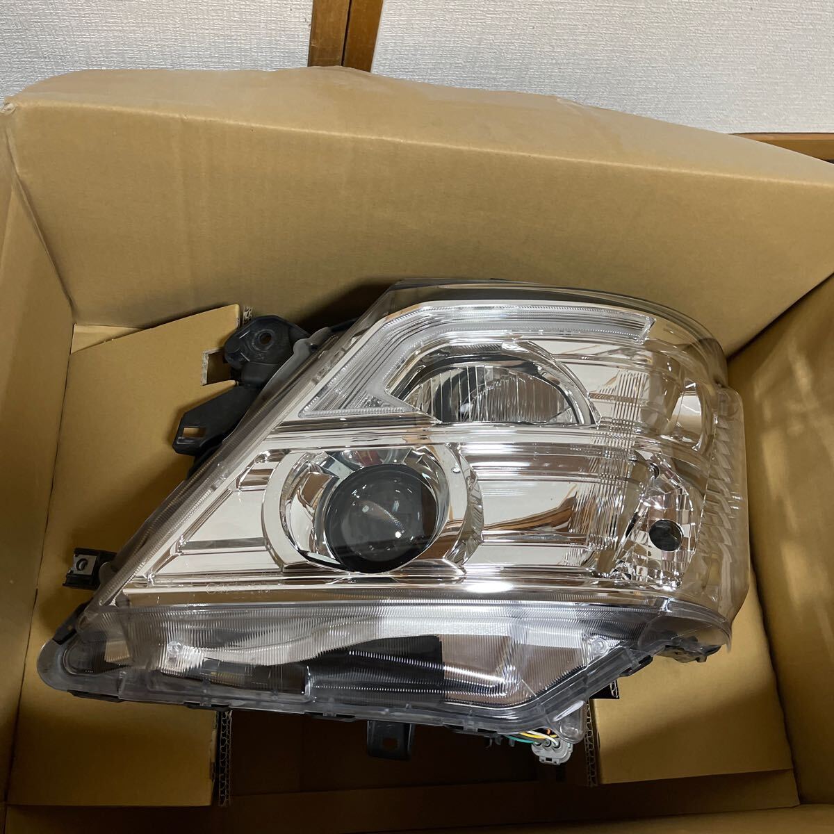NISSAN 日産 純正 キャラバン E26 NV350 後期 LEDヘッドライト 左側