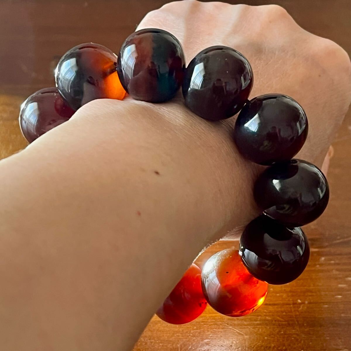 琥珀 20mm チェリーレッド ブルーアンバー 希少 巨大 ブレスレット 55g