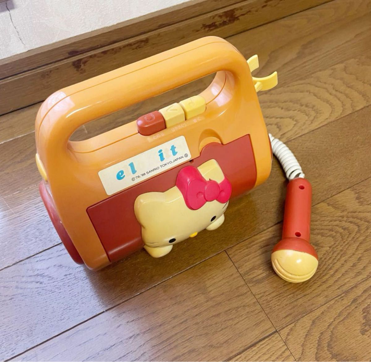 90年代 レトロ ハローキティ うたってハッピー カセットプレーヤー