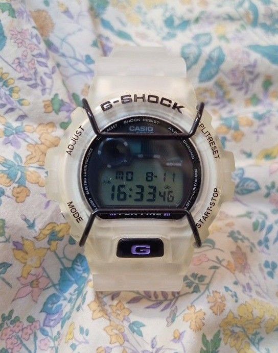 DW-6900 G-SHOCK FOX FIRE サーフライダーファウンデーションコラボ