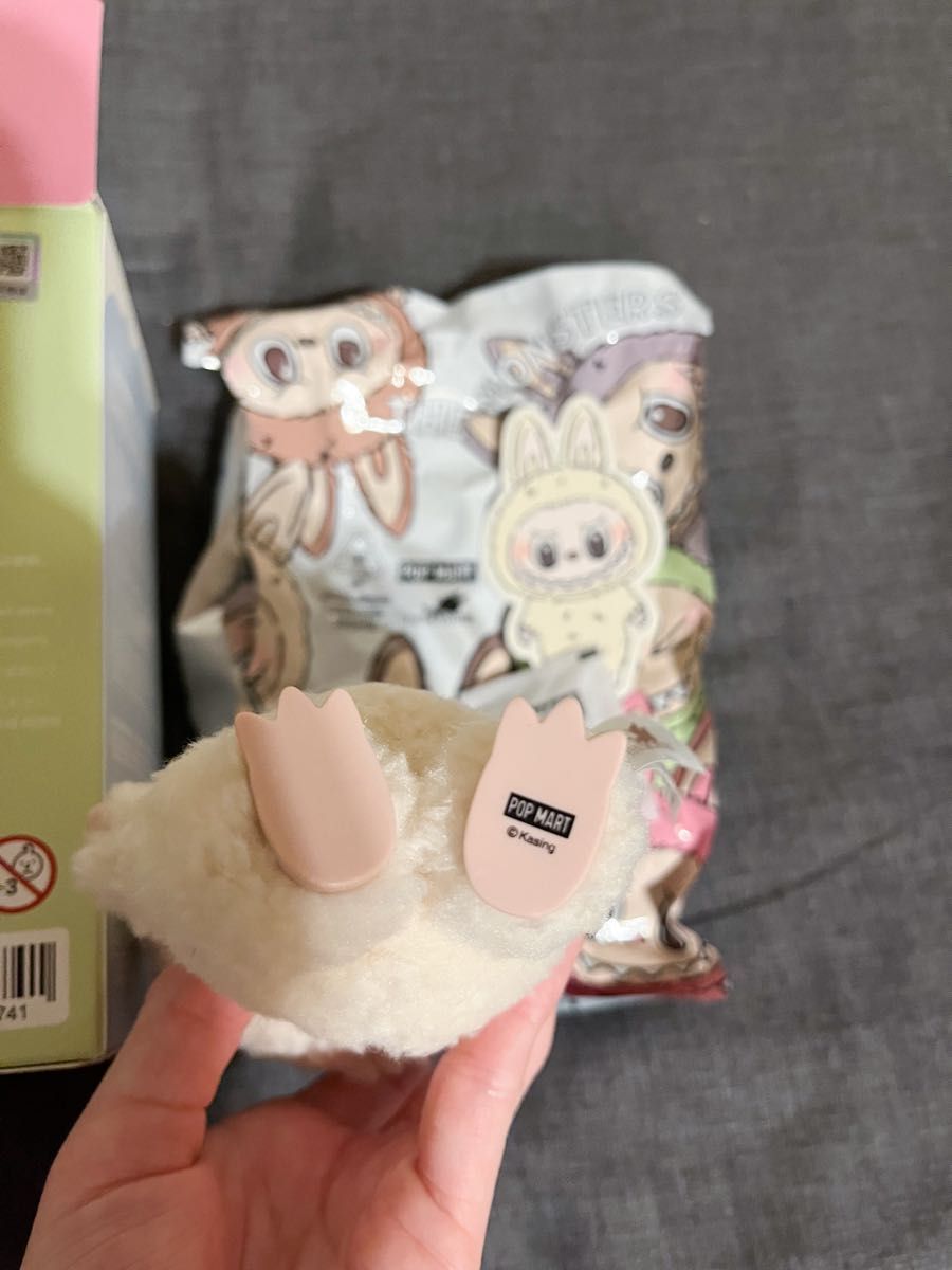 THE MONSTERS Exciting Macaron ぬいぐるみシリーズ soymilk