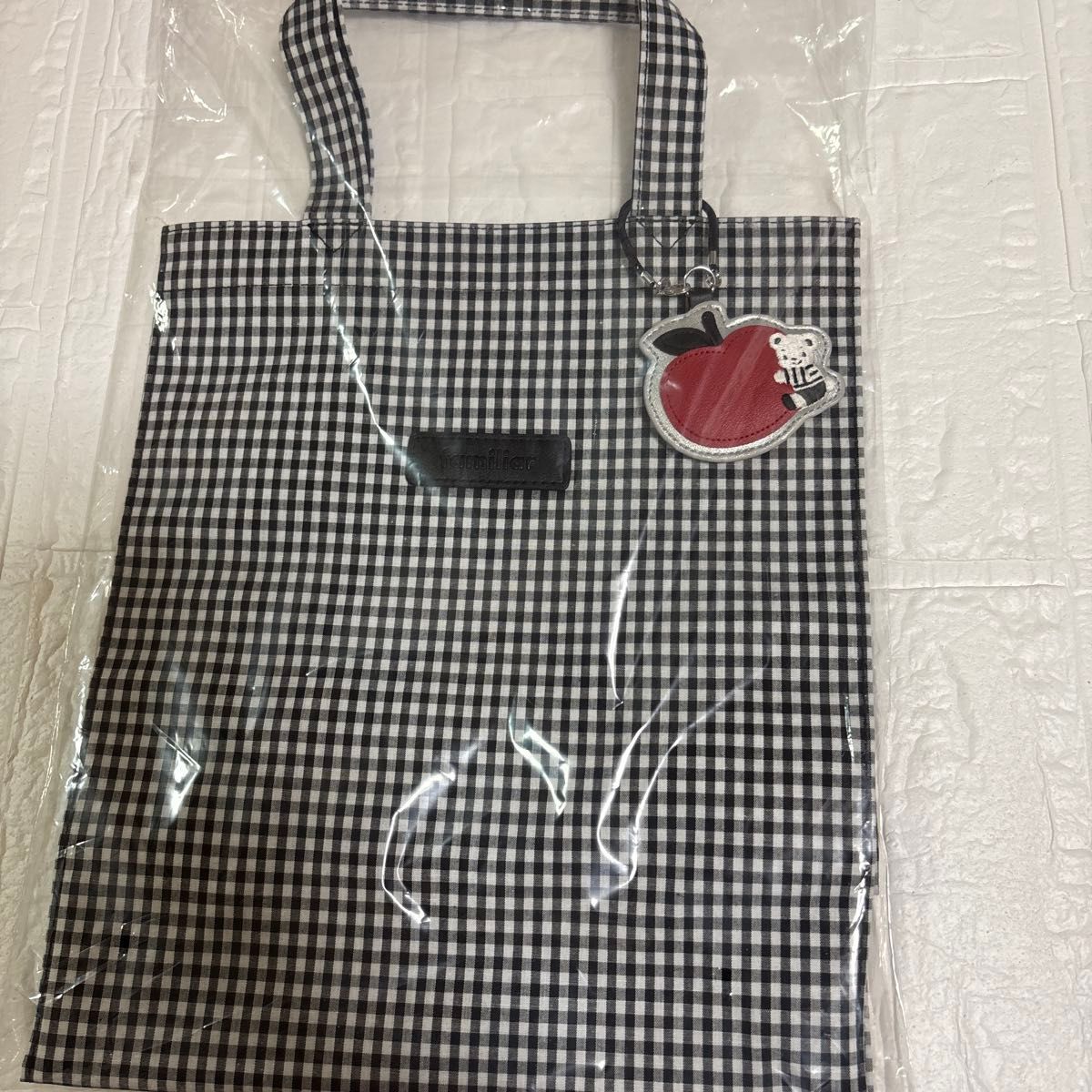 新品 ファミリア familiar モノトーン ギンガムチェック ブラック