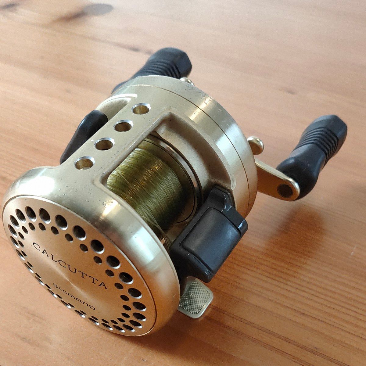 カルカッタ100XT シマノ ベイトリール｜Yahoo!フリマ（旧PayPayフリマ）