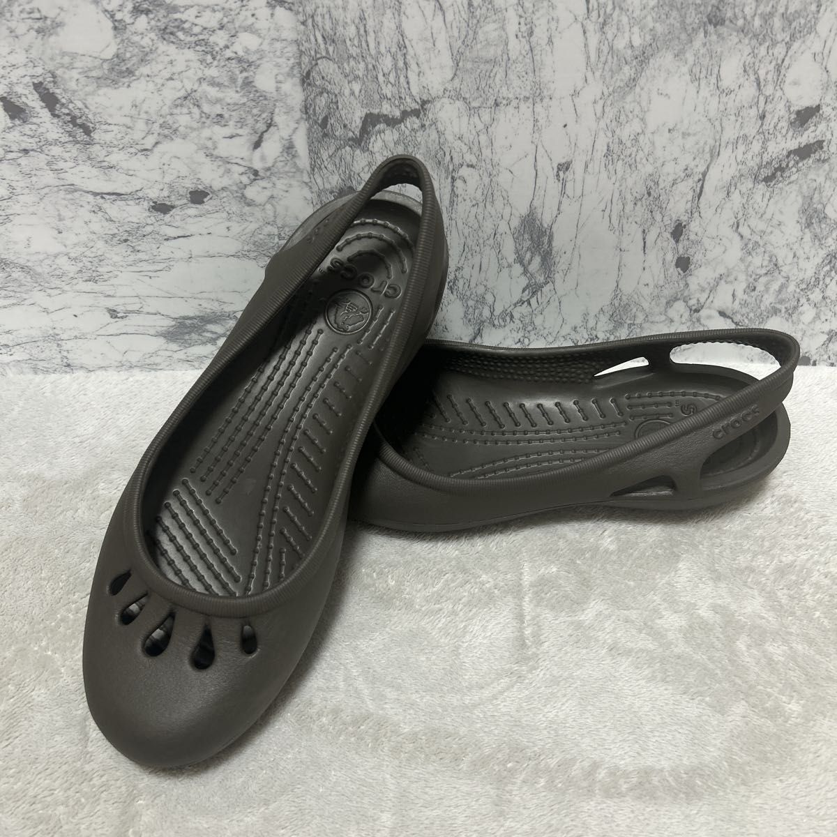 美品希少】クロックスCrocs マリンディ ブラウンW6 廃盤フラット
