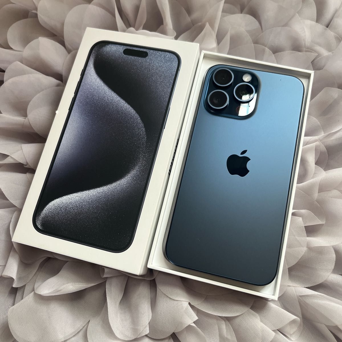 Apple iPhone 15 Pro 256GBブルーチタニウム カナダ版 Refurbished