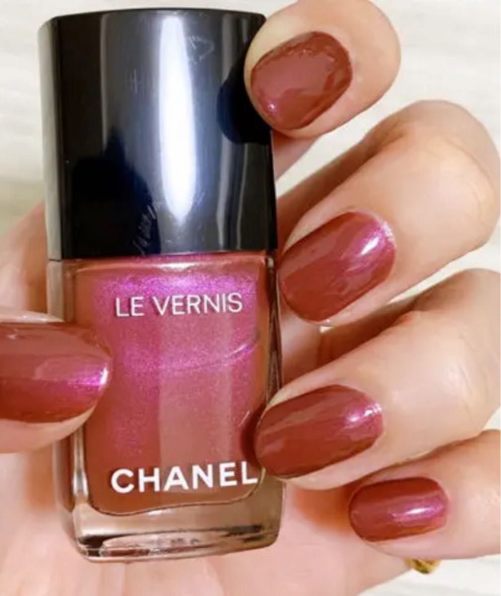 CHANEL ヴェルニ ロング トゥニュ / 891 ペルル バーガンディ シャネル