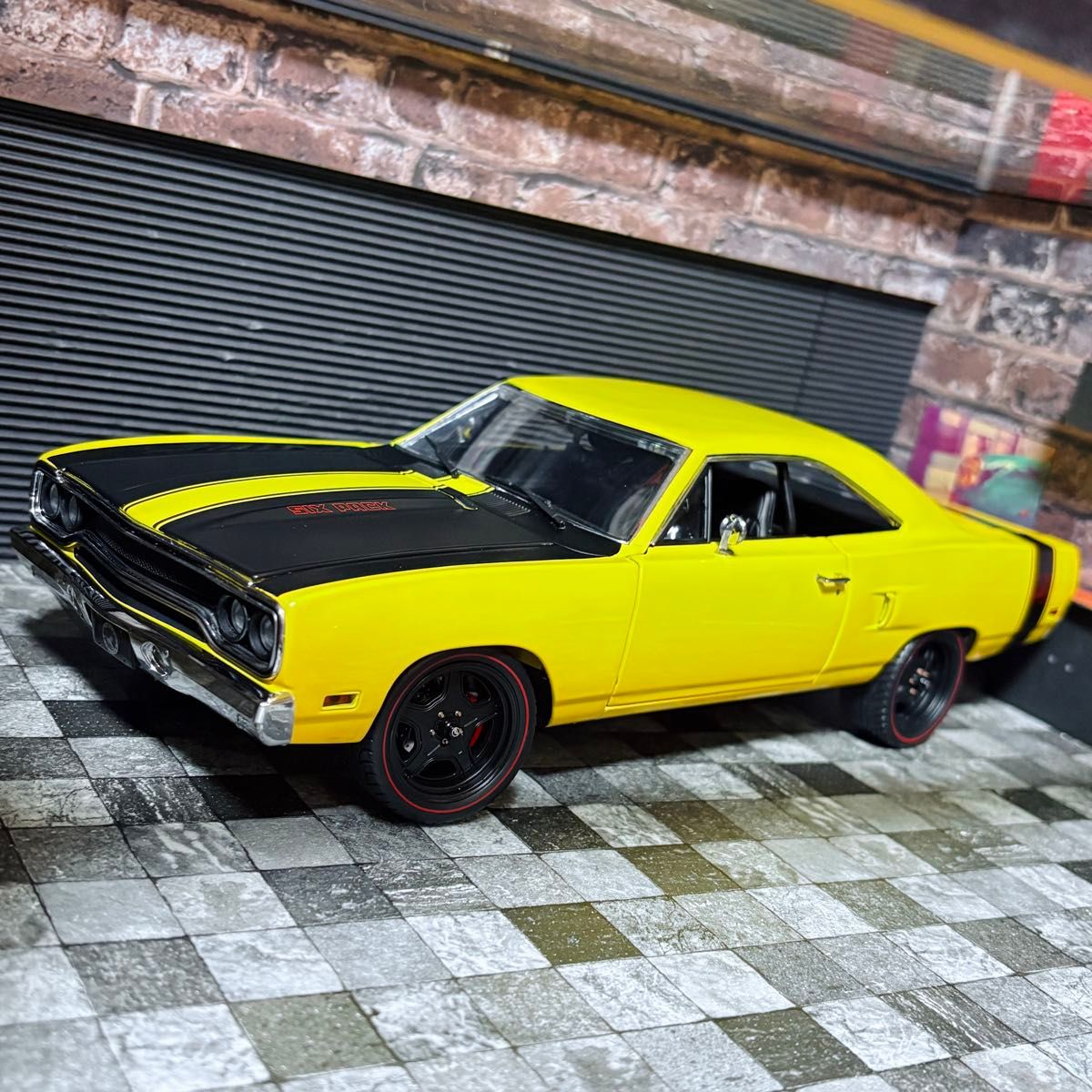 国内未入荷 780台限定 1/18 GMP プリムス ロードランナー 1970 440 SIX