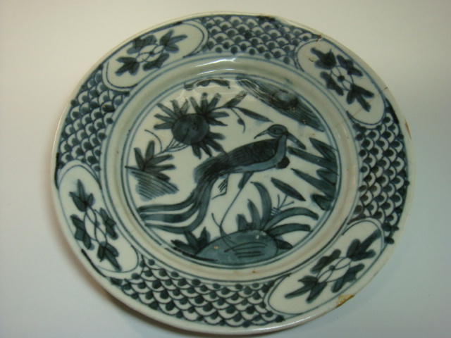 Yahoo!オークション - 皿 孔雀紋 呉須染付 花唐草 中国 明～清 広東・