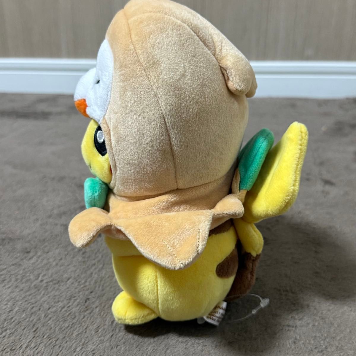 ポケモンセンター限定 2017年 モクローのポンチョを着たピカチュウ