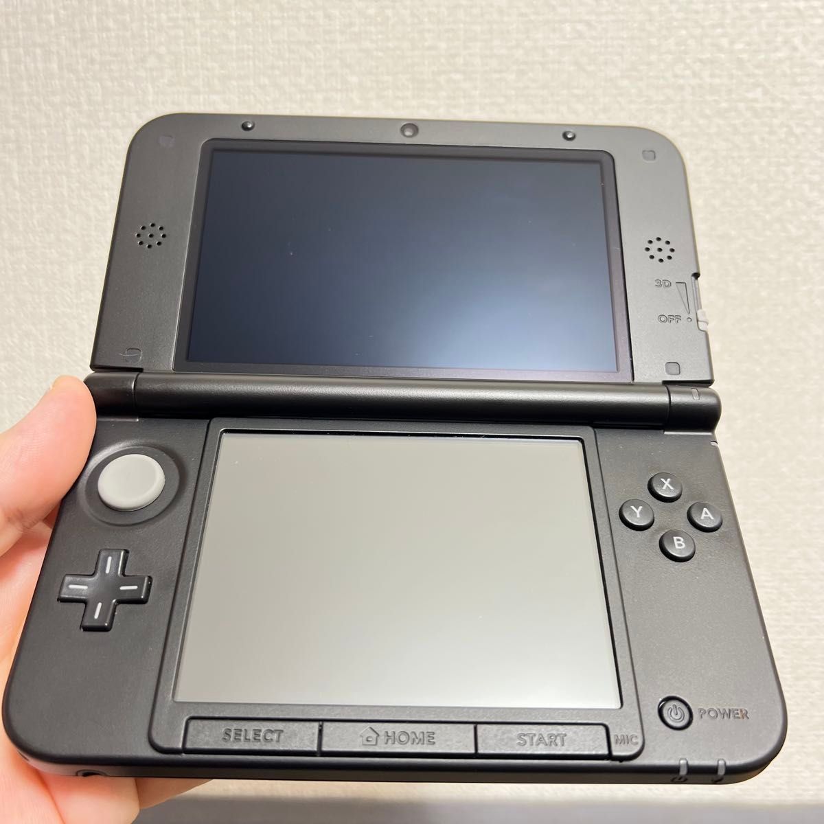ニンテンドー 3DS LL 本体 シルバー×ブラック 外箱付き・取説付き