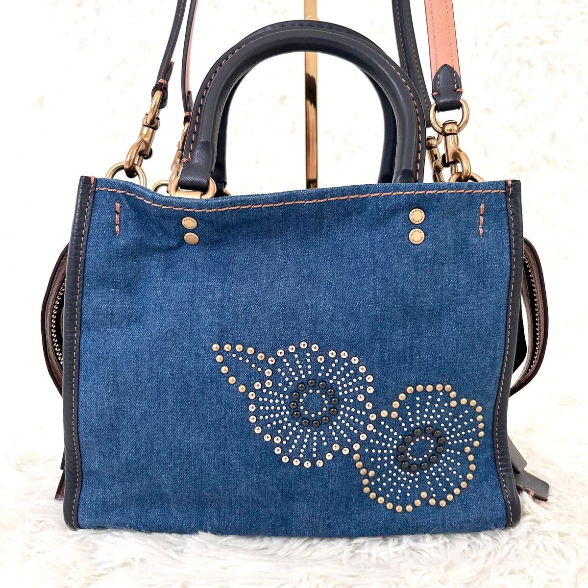 日本限定 美品 コーチ ティーローズ ローグ25 2way ショルダー