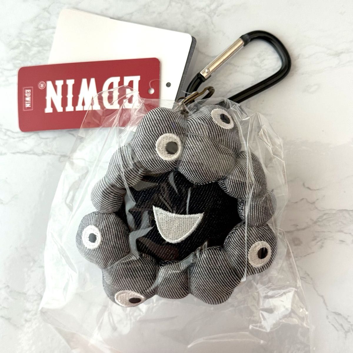 ミャクミャク EDWIN カラビナ付き キーホルダー フェイス 黒