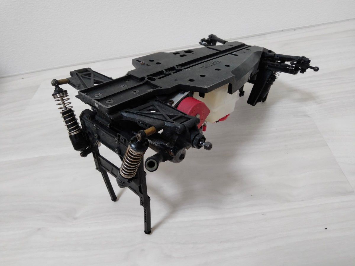 送料込中古ジャンク 京商オフロードエンジンラジコンシャーシ