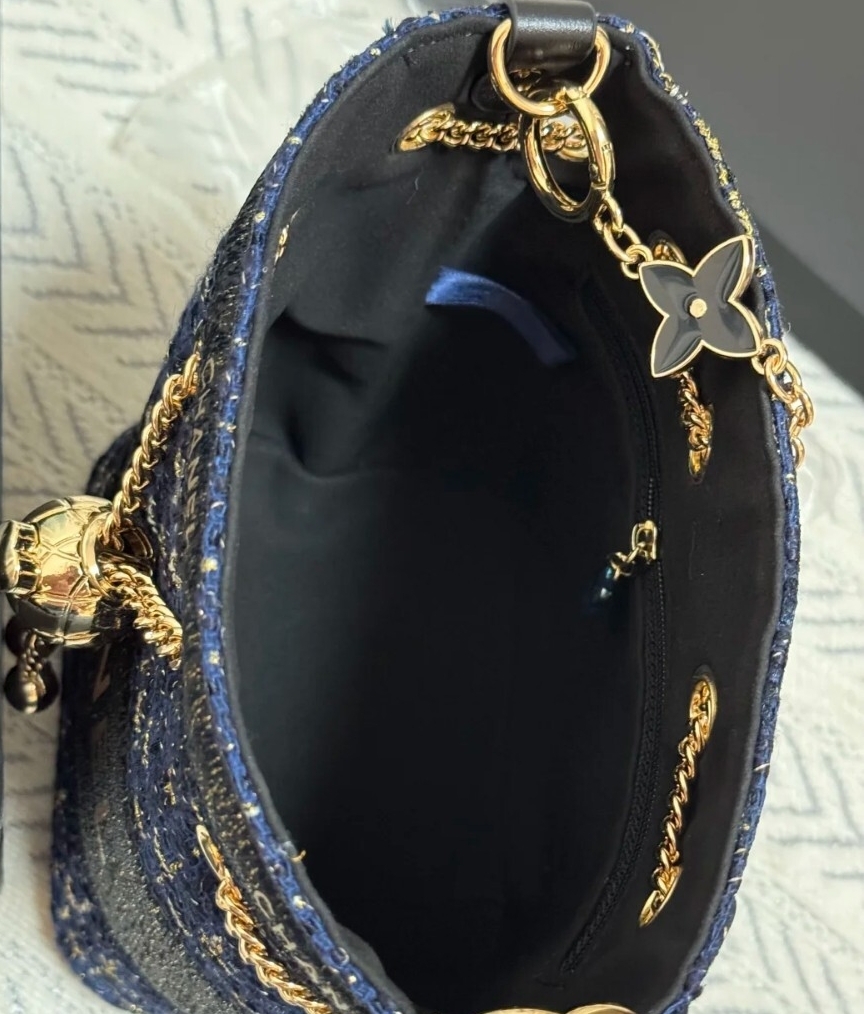 希少シャネル CHANEL ネイビーラメ 巾着ショルダーバッグ ノベルティ品