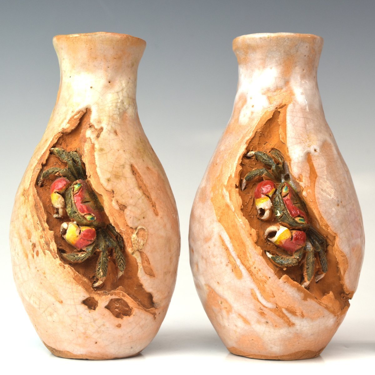 二六焼，楽山焼，水月焼，古董，インテリア，カニと葉の浮彫り陶器皿