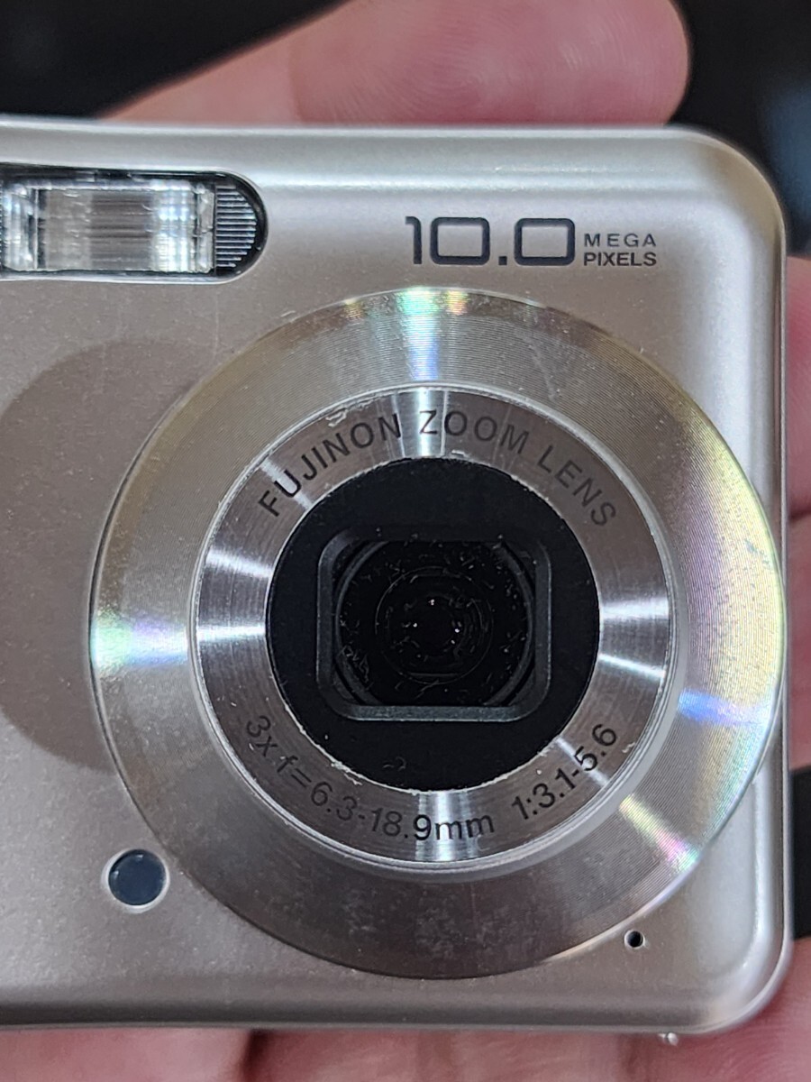 美品】FUJIFILM デジタルカメラ A100 シルバー 単3電池駆動 デジカメ