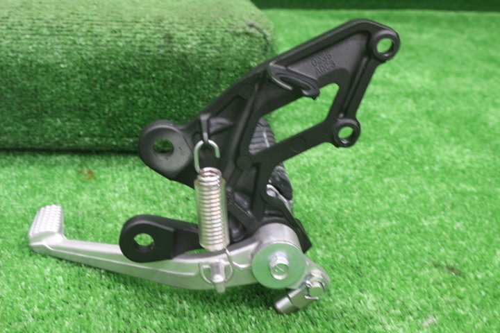 45179/N☆ZX-14R. 2012- 純正ステップ