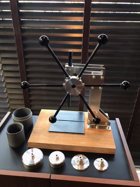 Ashtaka氏作製のプレス機 type20s ASHTAKAプレス type20s VS 初代