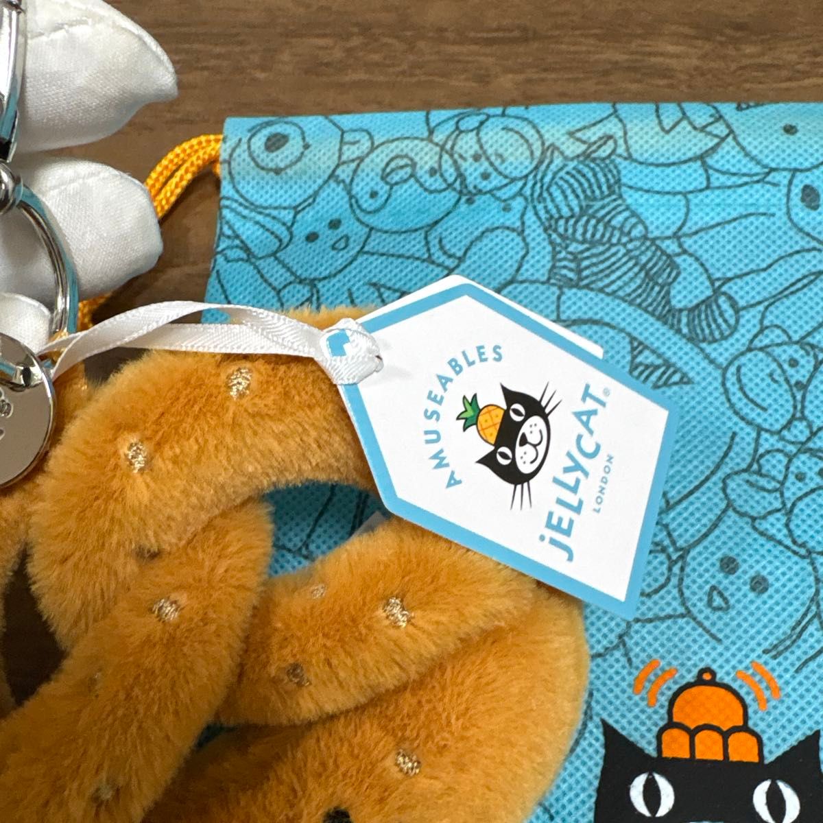 未使用品 ジェリーキャットJellycat プレッツェル型ぬいぐるみ