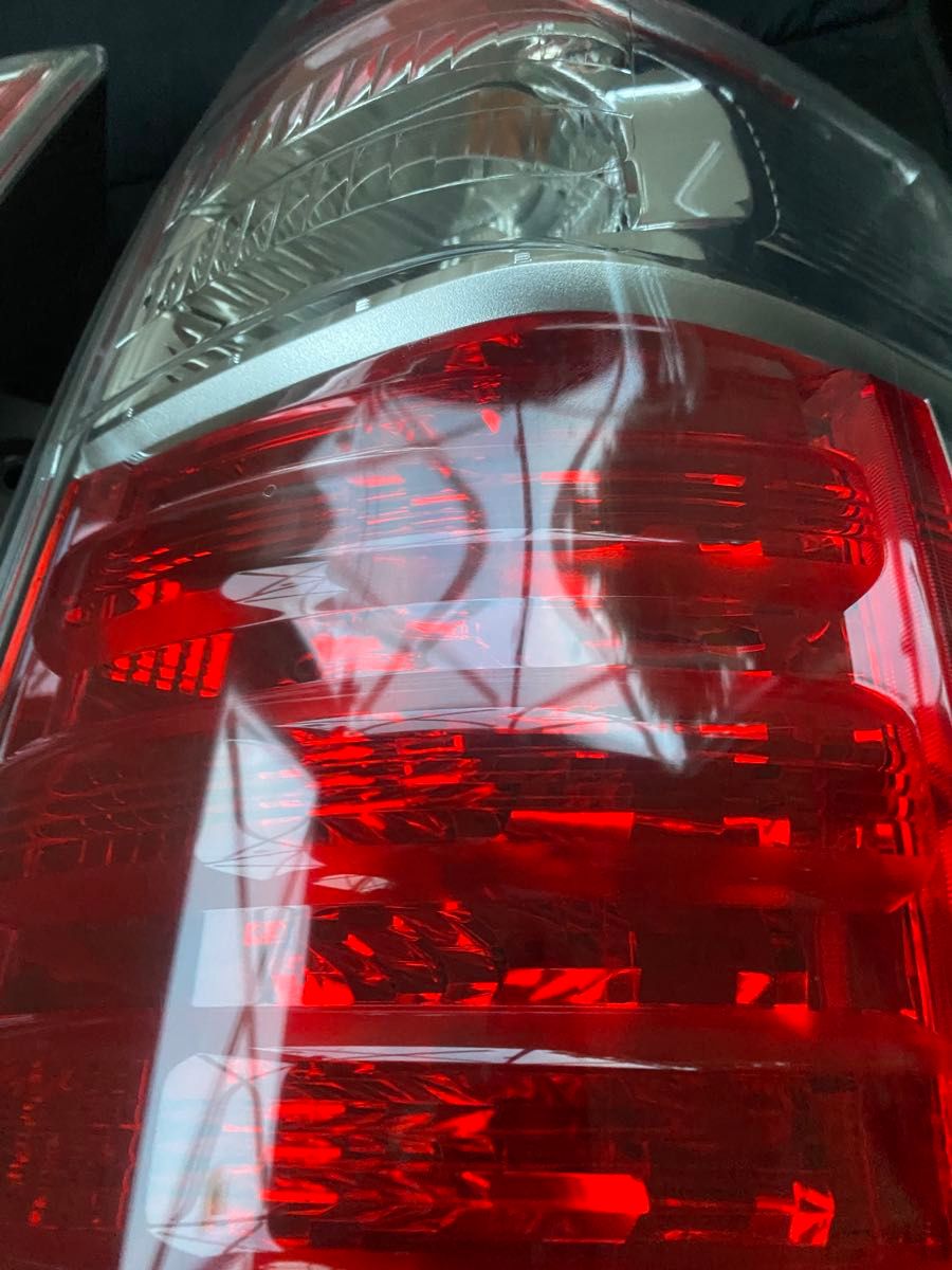 トヨタ ノア 70系（ZRR70/75系）後期型 純正テールランプ 左右セット