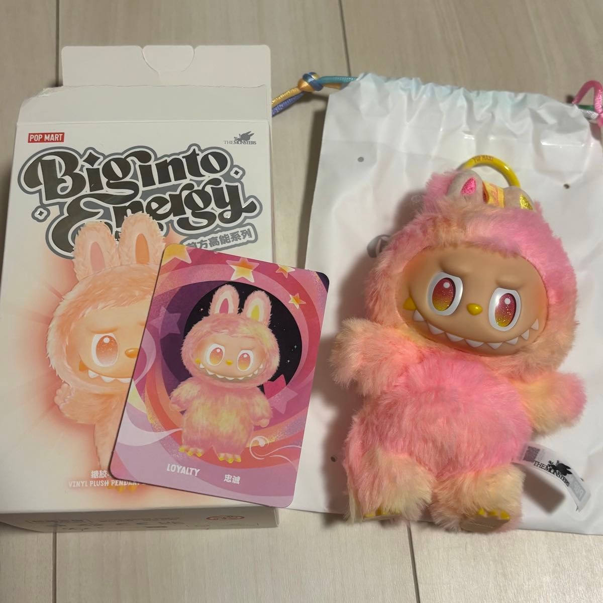 正規品 LABUBU POP MART THE MONSTERS Big into Energy ラブブ LOYALTY