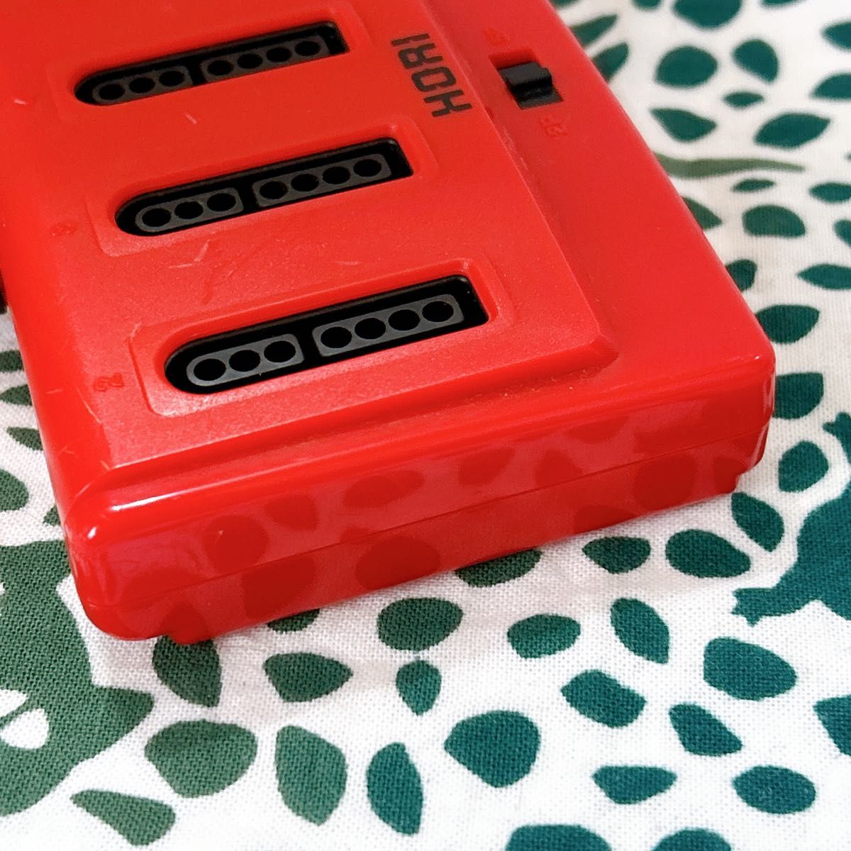 HORI ファミコン 4人同時プレイアダプター レッド レトロゲーム マルチ