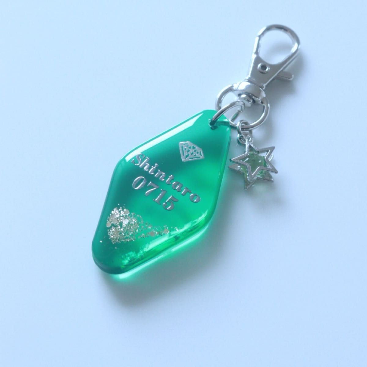 ハンドメイド SixTONES 推し活 レジン チャーム キーホルダー｜Yahoo