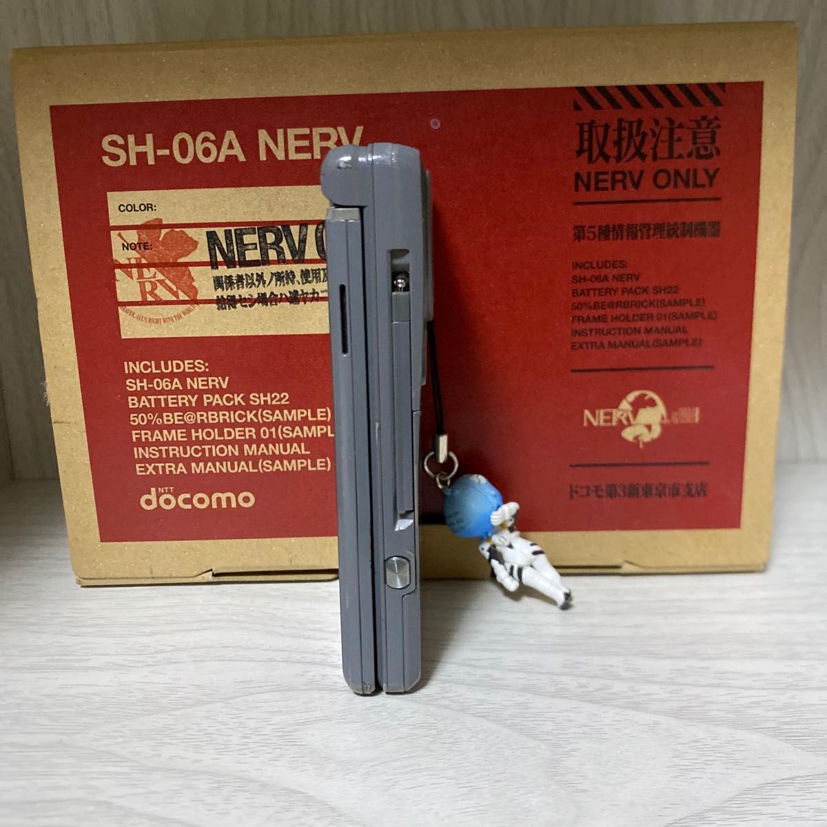 エヴァンゲリオン携帯SH-06A NERV 本体 付属品 ガラケー｜Yahoo!フリマ