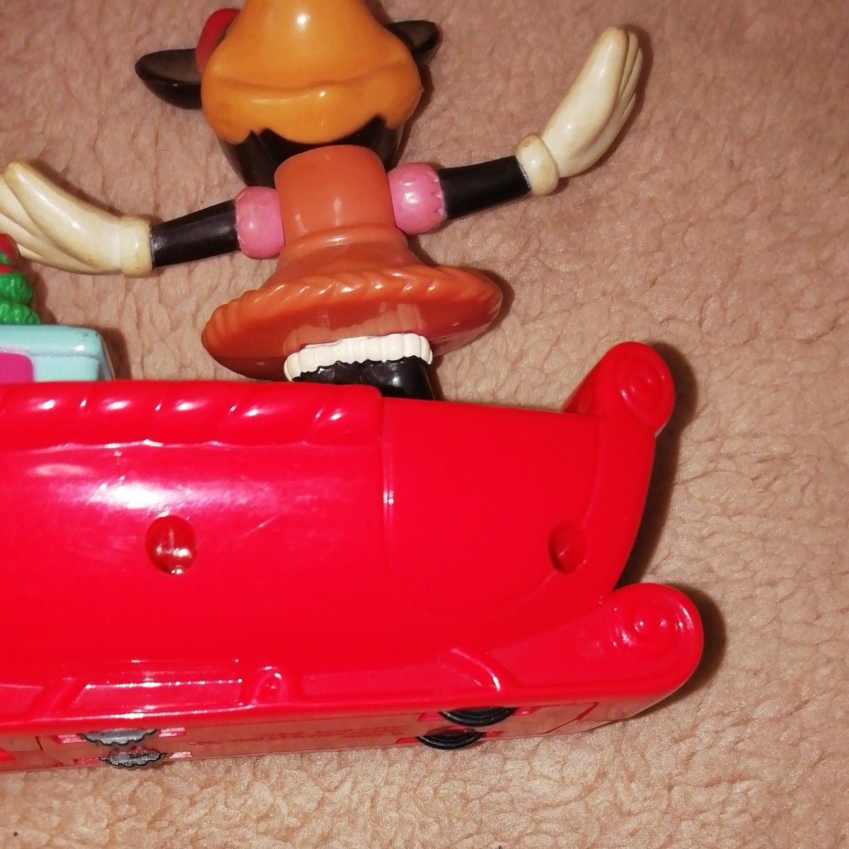 マクドナルドの2002年ハッピーセットミッキーのマジカルクリスマス の