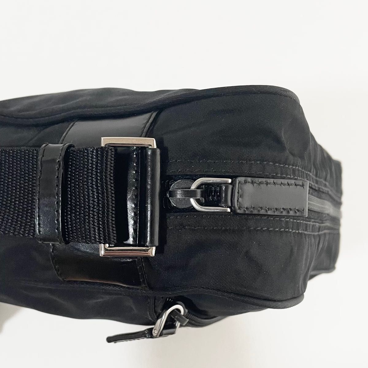 極美品〜美品】PRADA プラダ ショルダーバッグ カメラバッグ ナイロン