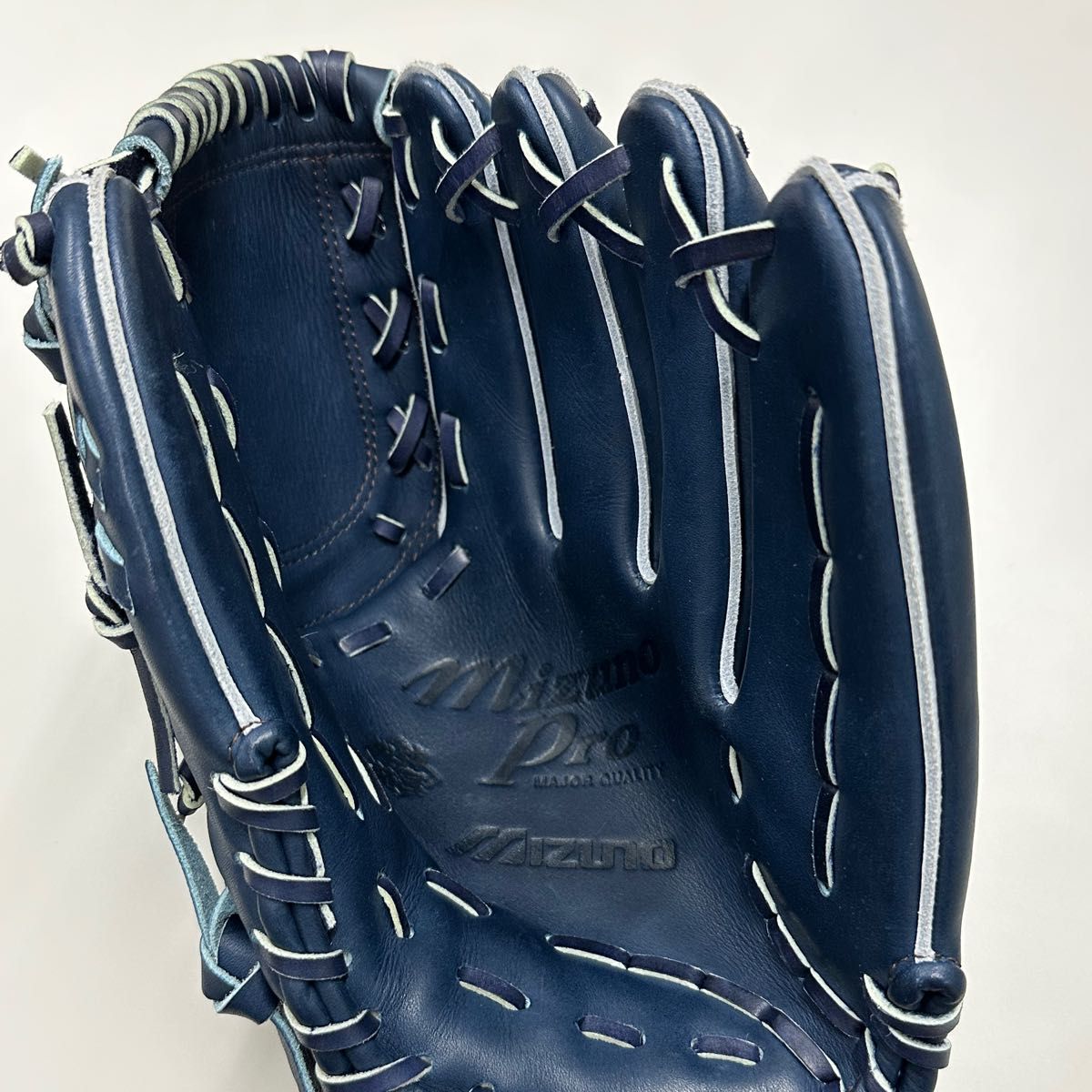 ミズノプロ 硬式 投手用 復刻Mマーク 神宮外苑限定 伊藤智仁モデル