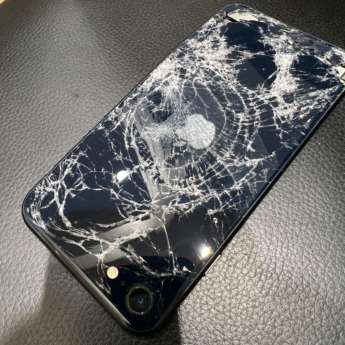 iPhone SE 第3世代 64GB ジャンク品 新品パネル付 部品取りに SE3