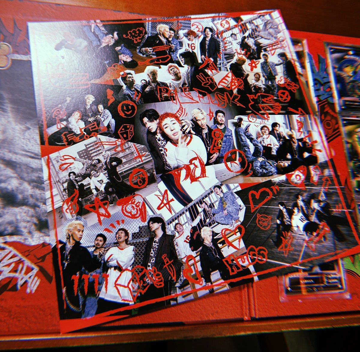 新品 未開封 HUGs[CD] [初回生産限定盤] / Paledusk ガチアクタトレカ