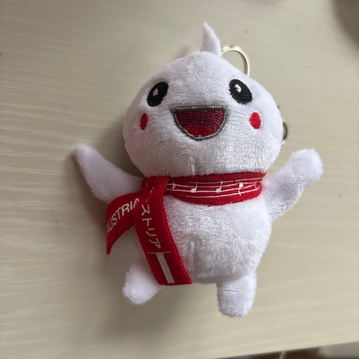 万博 オーストリア館 あかしろあか ぬいぐるみマスコット+ピンバッジ 2