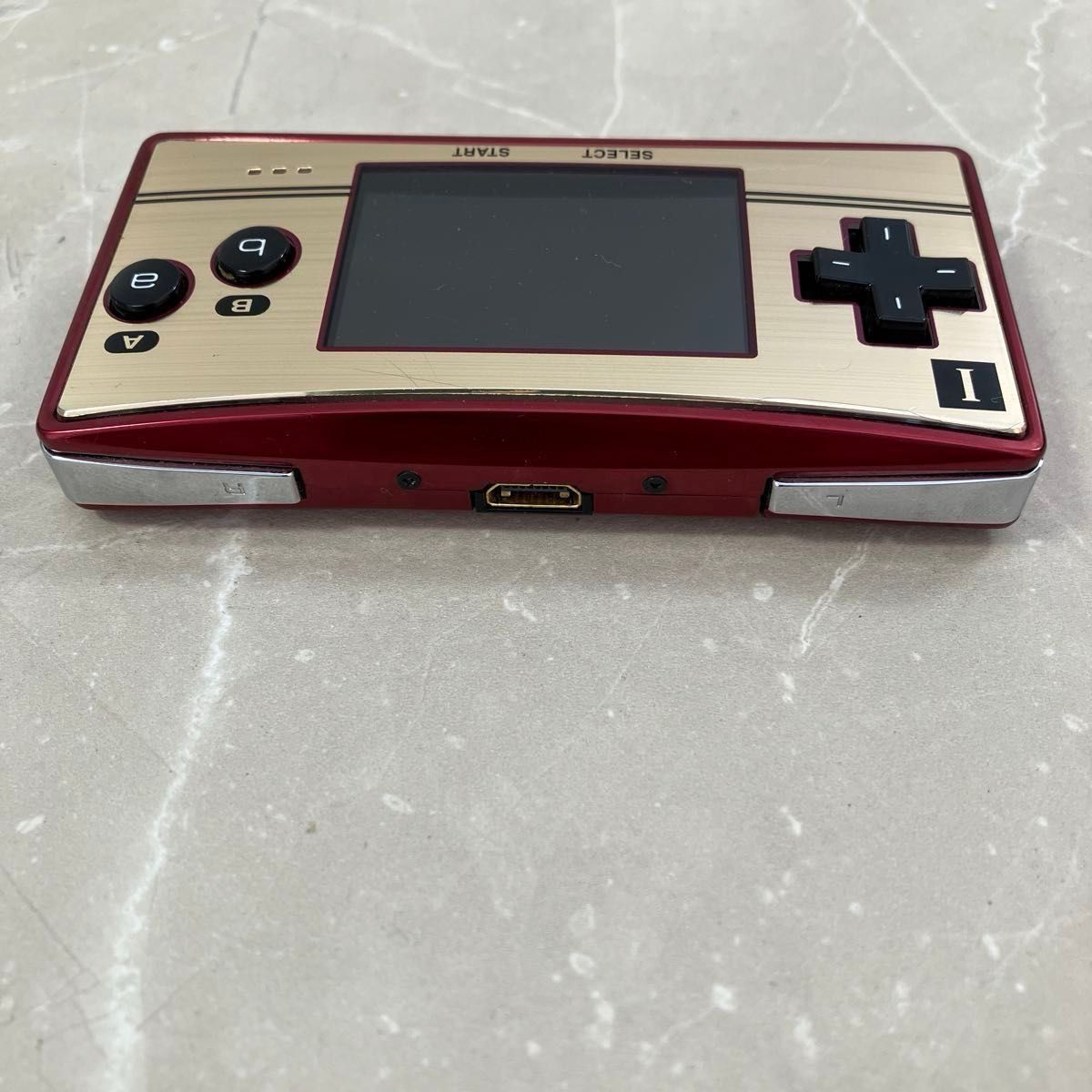 ニンテンドー ゲームボーイミクロ 20周年記念モデル ファミコン