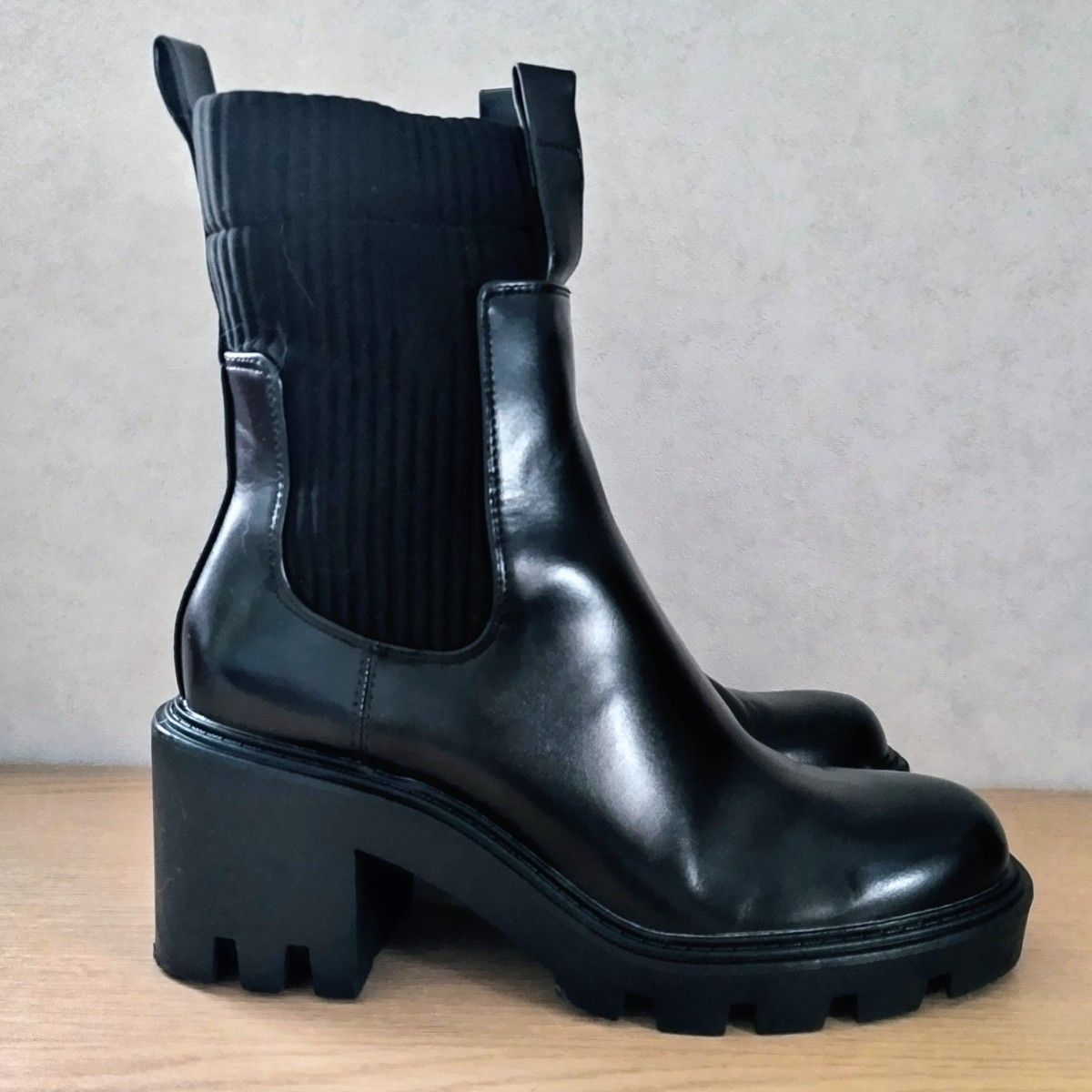 ZARA/サイドゴアブーツ/39/25cm/ブラック/ショートブーツ/ボリューム