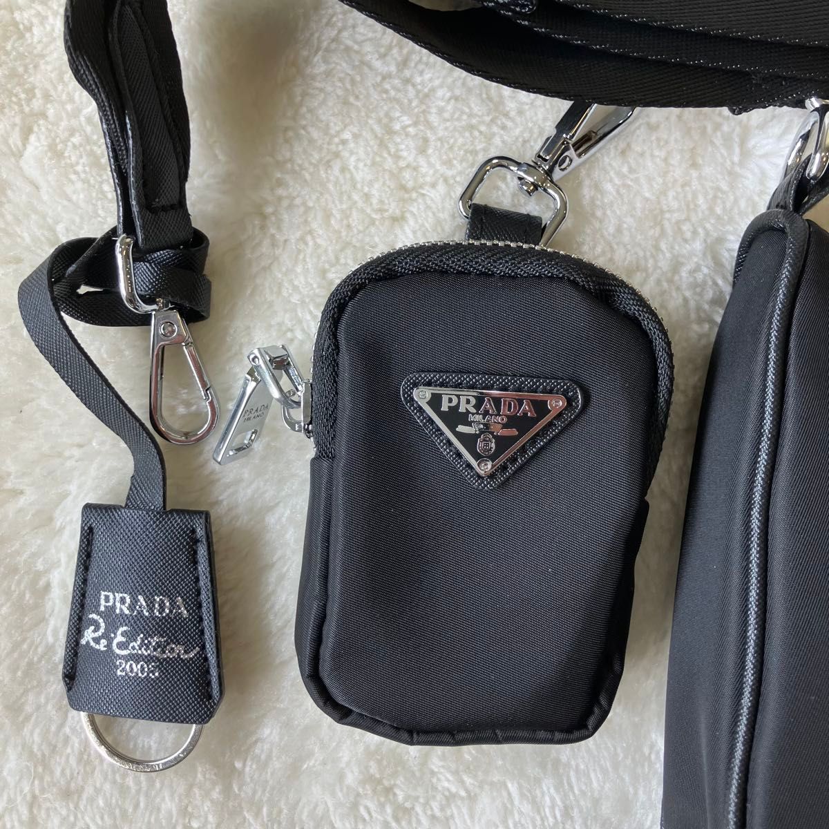 PRADA Re-Edition 2005 ノベルティ ブラック ショルダーバッグナイロン