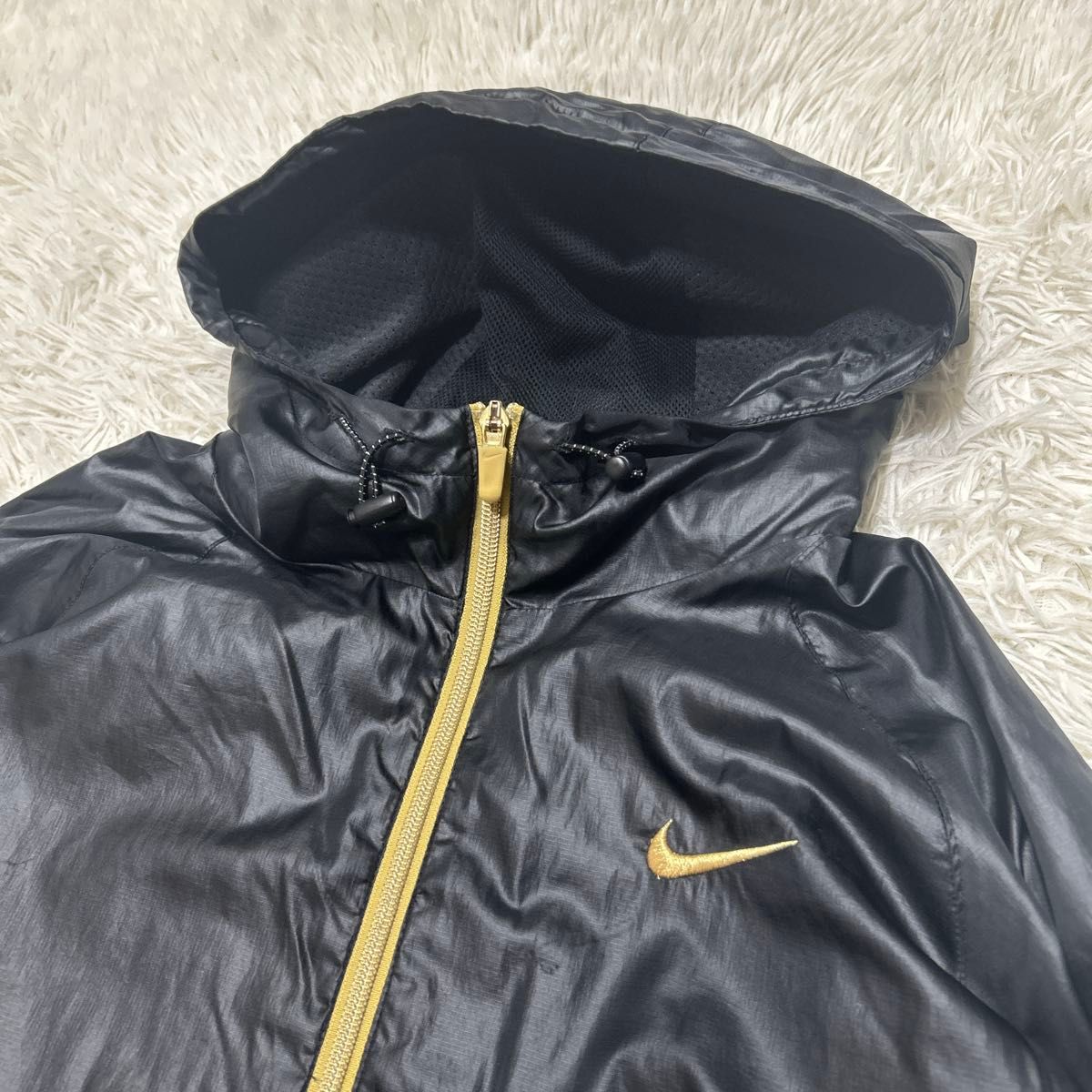 NIKE ナイキ ゴールド刺繍ロゴ フード付きナイロンジャケット パンツ