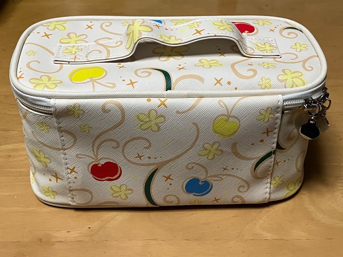 Mrs GREEN APPLE MAGICAL 10 YEARS LANDMARK バニティポーチ｜Yahoo