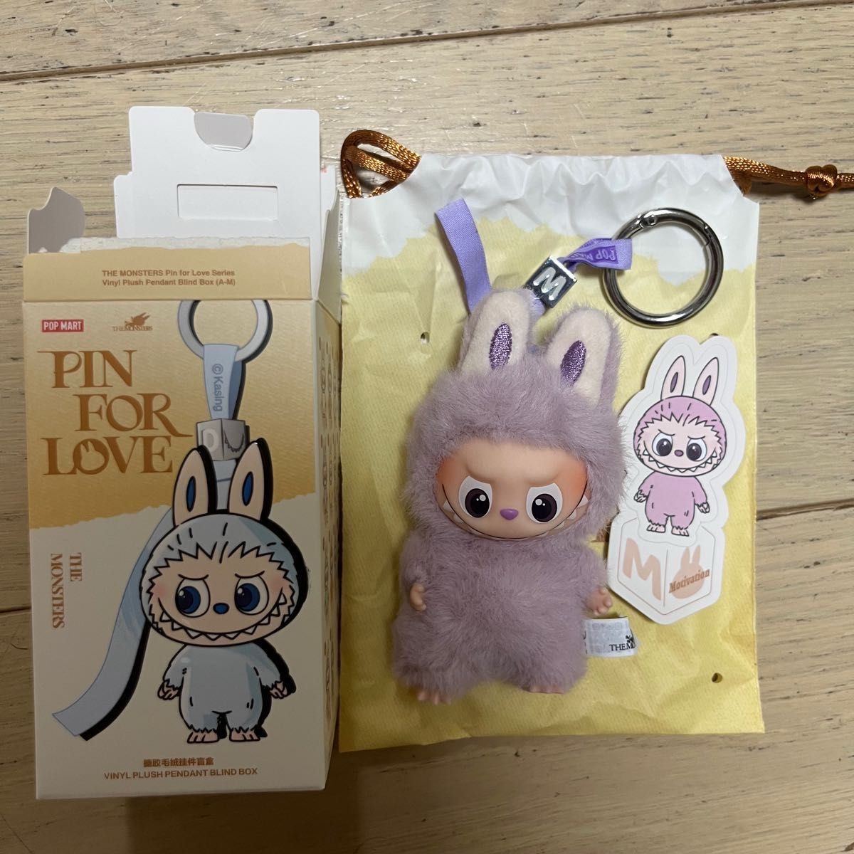 M イニシャル LABUBU PIN FOR LOVE A-M ぬいぐるみペンダント ラブブ